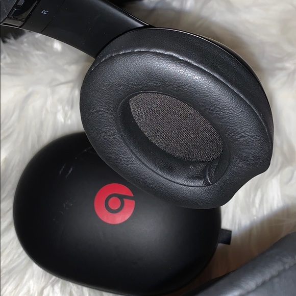 🎧 beatsStudio3 Wireless by Dr Dre 🎧 - Picture 14 of 16
